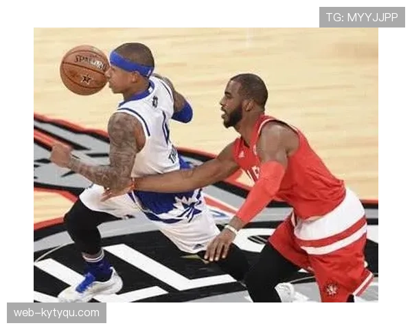 厄德高与厄齐尔的传球风格差异如何影响他们在现代战术体系中的适配性