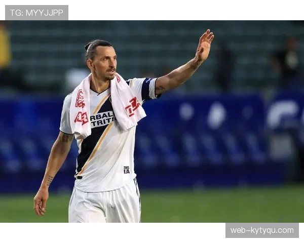 伊布退役后天天开超跑接送娃上学，这谁顶得住啊