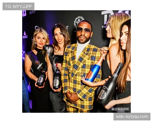 梅威瑟又晒表了，这回连车库都没出，直接在家数现金？